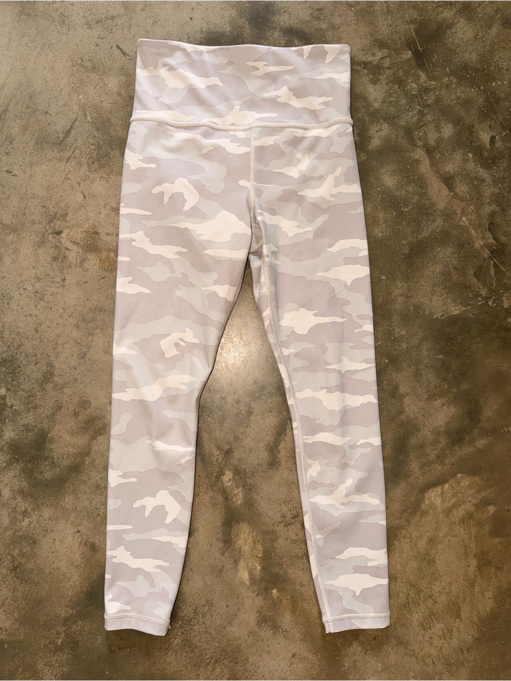 Athleta Elation 7/8 Tight XS Gray White Camo High Rise Leggings Athletic